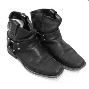 Frye harness boots black size 6